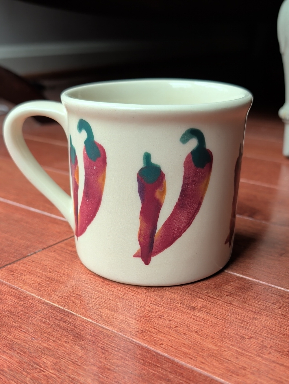 Hartstone Stoneware "Chili Peppers" pattern mug 1982
